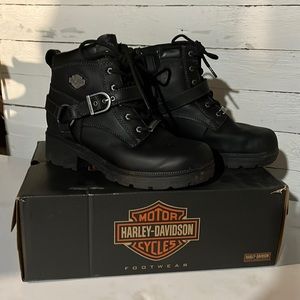 Women’s HD boots 8.5